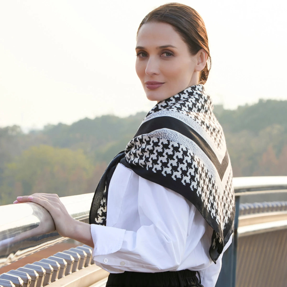 The Hollis -Women's Neck Scarf