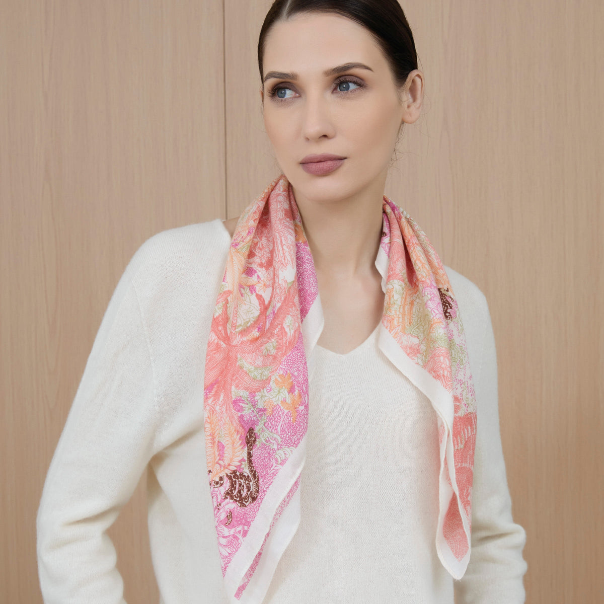 The Brio - Women's Neck Scarf