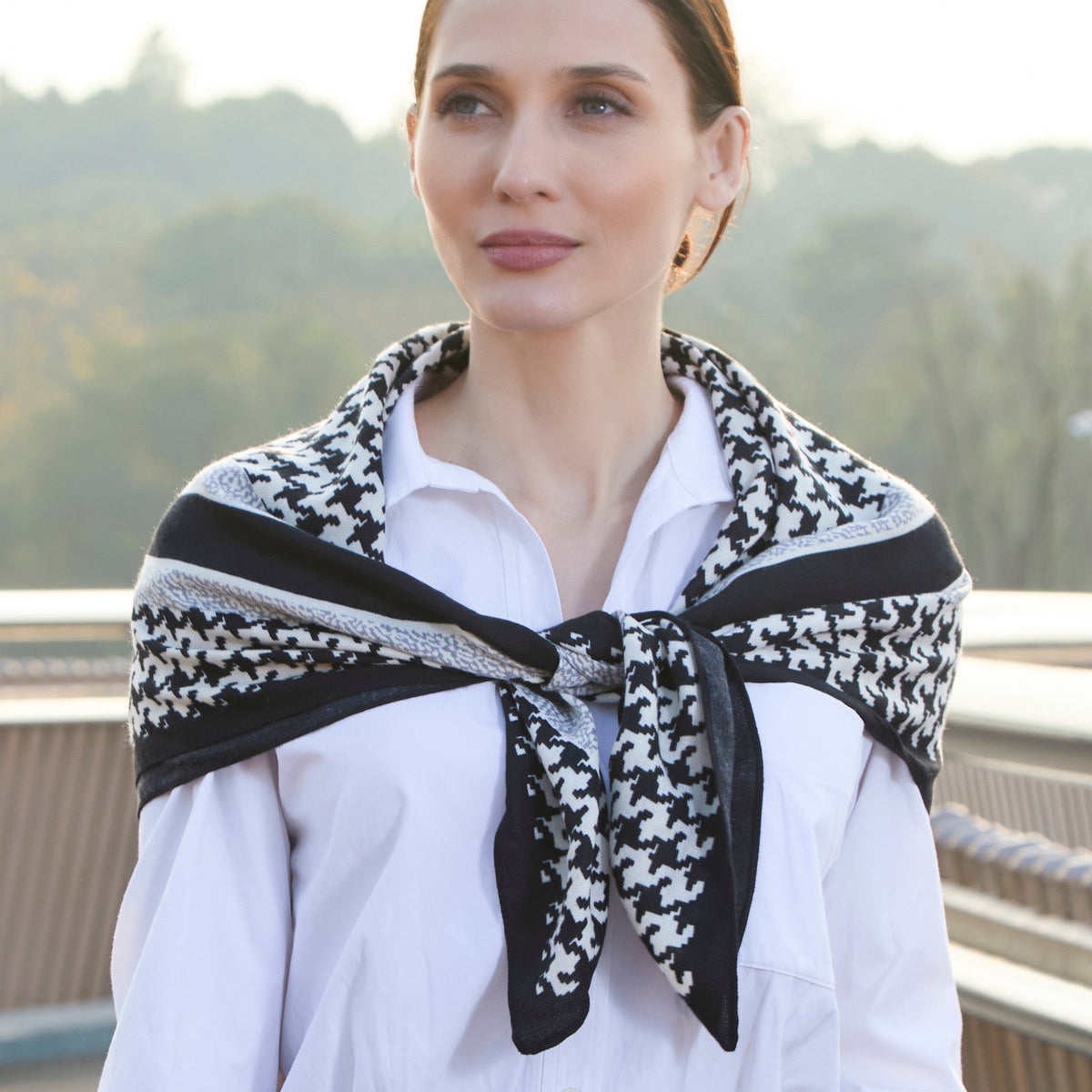 The Hollis -Women's Neck Scarf